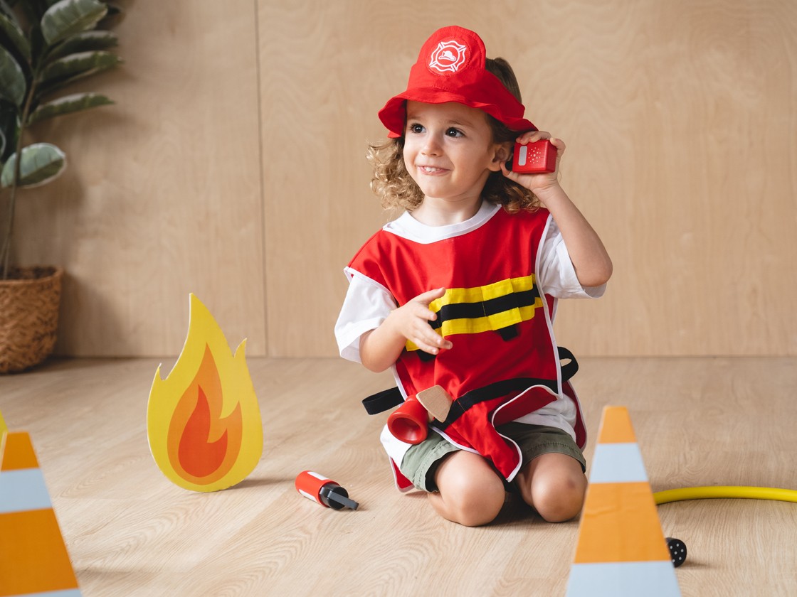 3708_PlanToys_Fire_Fighter_Play_Set_Pretend_Play_3yrs_Emotion_Language_and_Communications_Imagination_Social_Coordination_Creative_Wooden_toys_Education_toys_Safety_Toys_Non-toxic_3