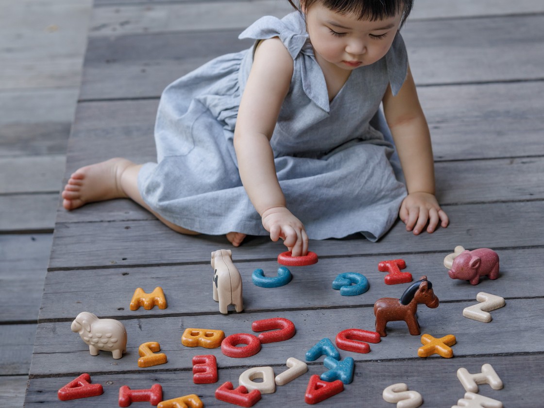 5406_PlanToys_UPPER_CASE_ALPHABET_Learning_and_Education_2yrs_Language_and_Communications_Coordination_Tactile_Concentration_Creative_Logical_Wooden_toys_Education_toys_Safety_Toys_Non-toxic_5